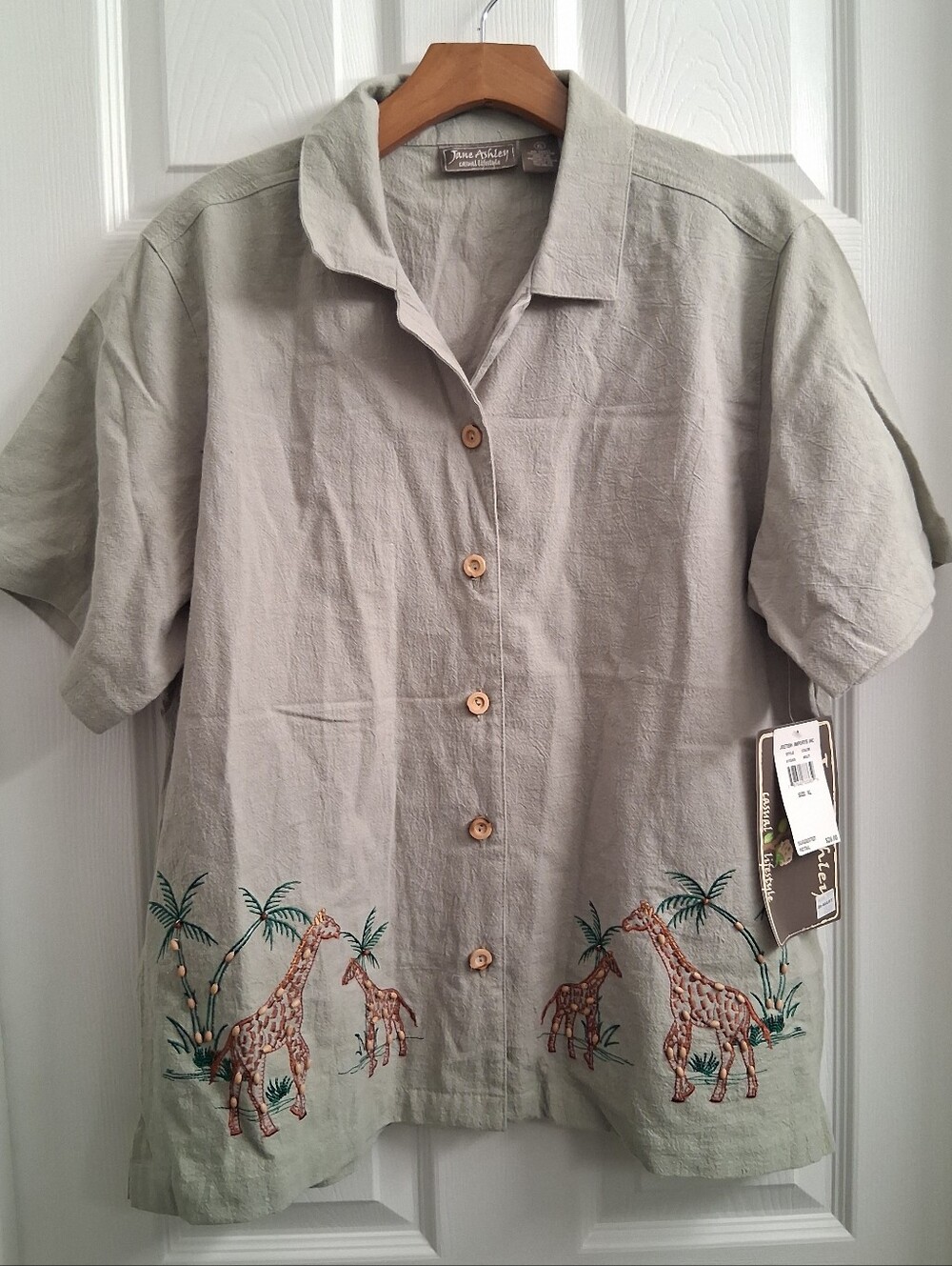 NWT Jane Ashley Giraffe Embroidered Button Down Shirt XL